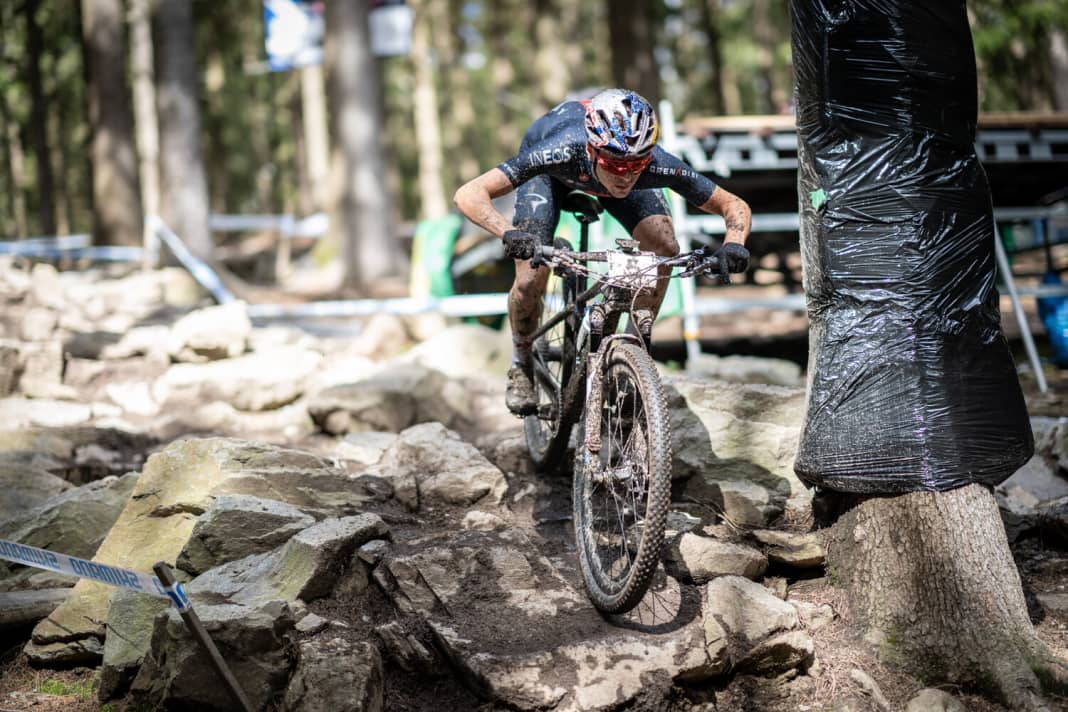 Tom Pidcock is small and light, but can also keep up with the best in the sprint finish. With his success, the Brit won the first World Cup victory for his home country in over 20 years.