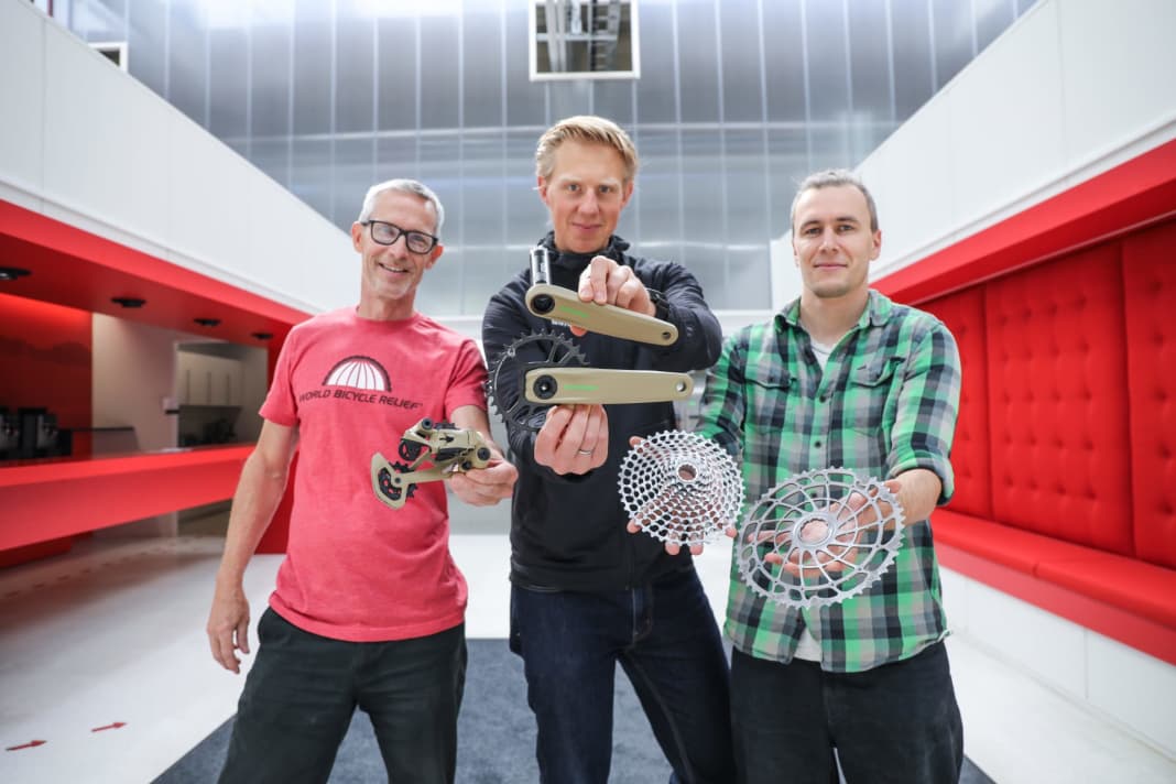 Successful team: Frank Schmidt, Andreas Kölsch and Alex Büttner (from left) develop the latest shifting groups for mountain bikes and present us with a sustainable shifting ensemble
