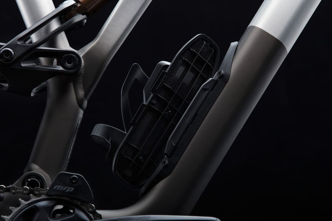   For the first time, Specialized is offering the SWAT box in combination with an aluminium frame.