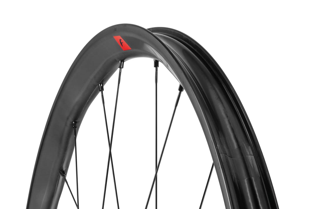 Das geschlossene Felgenbett macht ein Tubeless-Felgenband zum Abdichten überflüssig.