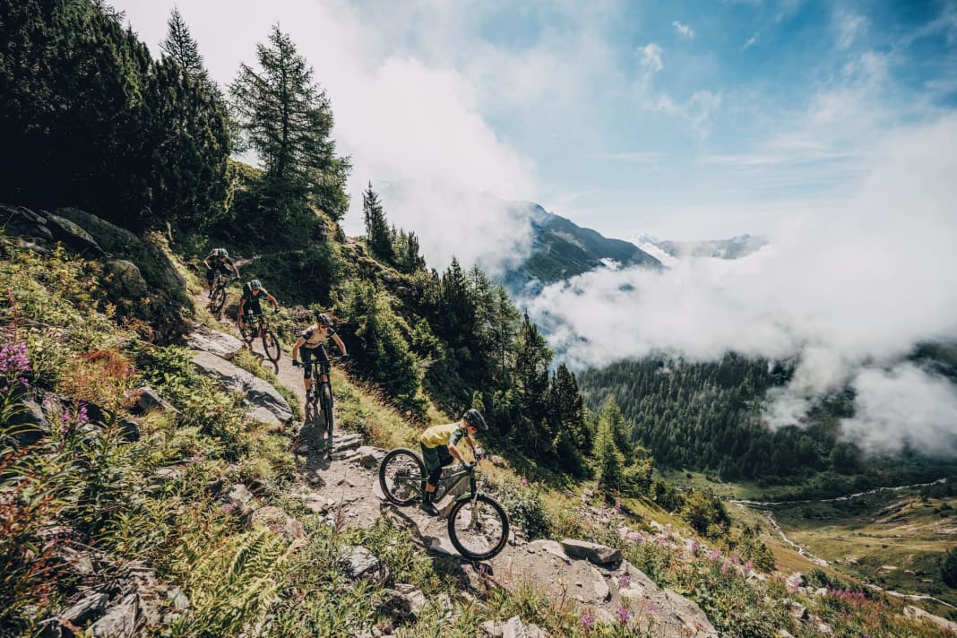 Die wollen nur spielen ... Nichts langweilt Kinder so sehr wie stumpfes Bergaufgekurbel durch den Wald. Mit Ferien im Bikepark lässt sich aber die Touren-Fraktion nicht locken? Wir zeigen die besten Spots und Events, die garantiert die ganze Bike-Familie glücklich machen.