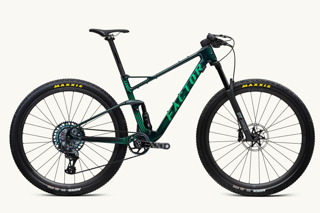 British Racing: Das Factor Lando XC gibt's auch in einer grünen Farbvariante.