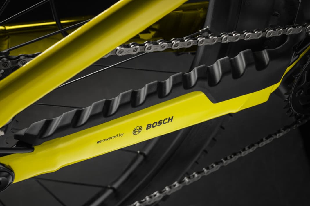 The pronounced chainstay protector ensures a rattle-free ride.