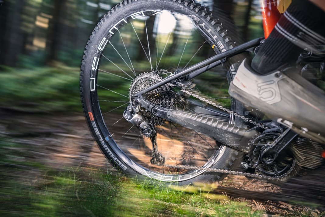 Detailed test of the new Shimano XT Di2. Is the automatic function convincing off-road?