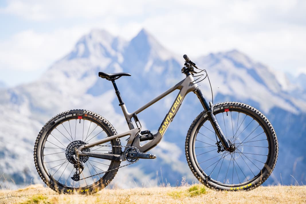 Optisch fügt sich auch das neue 5010 perfekt in die Santa-Cruz-Produktpalette, hier mit Sram GX AXS.