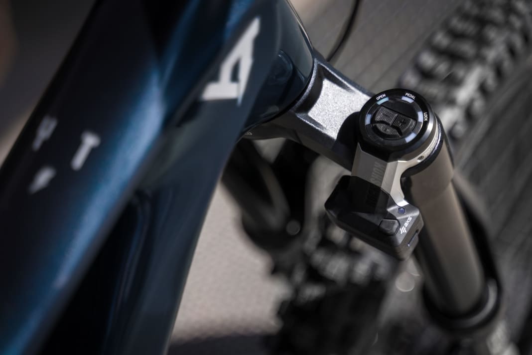 Die Vorderrad-Federung: Eine 170-mm-Rockshox ZEB Ultimate mit Flight Attendant Technologie.