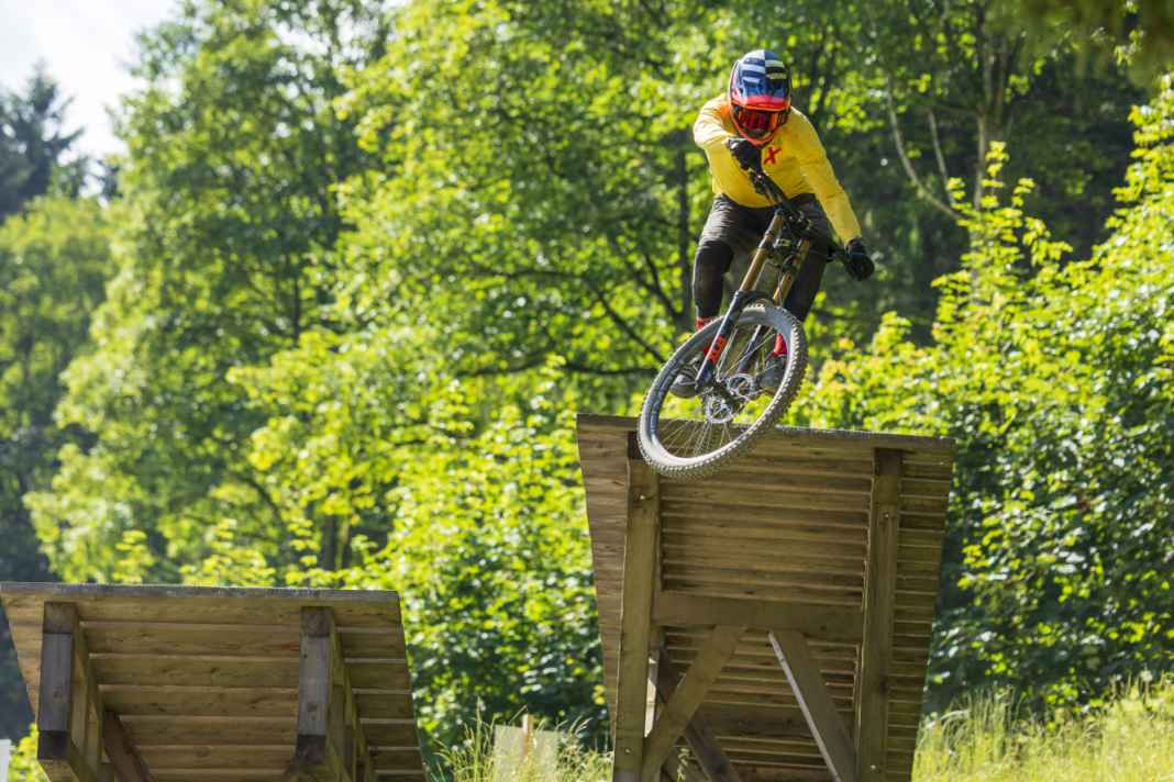 Viagra for the nerves: With the Propain, you don't want to miss a stunt. The full suspension and comfortable handling boost your confidence in every riding situation.