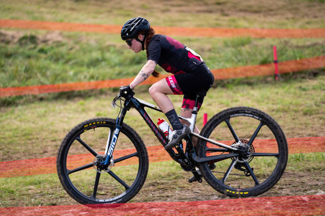 With Isla Short from the Ghost Factory Racing Team, the name matches her height: the 154 cm short and 48 kilo light XC rider competes in the World Cup on frame size XS.