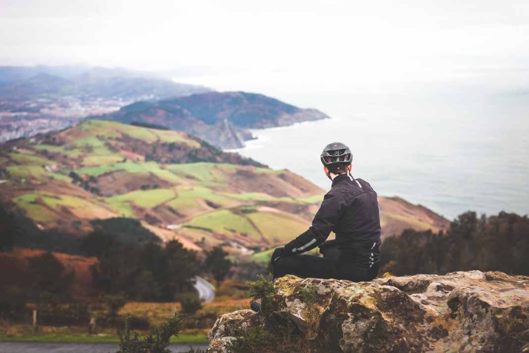 Spectacular coastline meets green hills in the Basque Country - here at Jaizkibel.