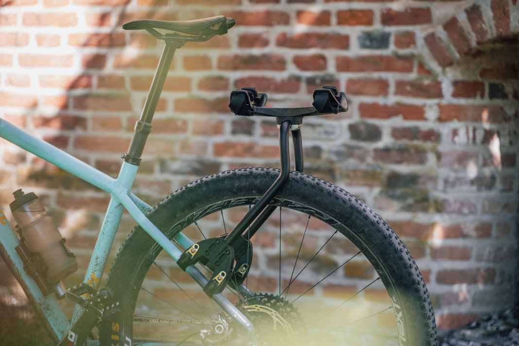 Der Spider Rack von Aeroe ist definitiv eine der außergewöhnlichsten Gepäckträgerlösungen am Markt - vielseitig einsetzbar, fully-tauglich und in seiner Bauweise erstaunlich einfach.