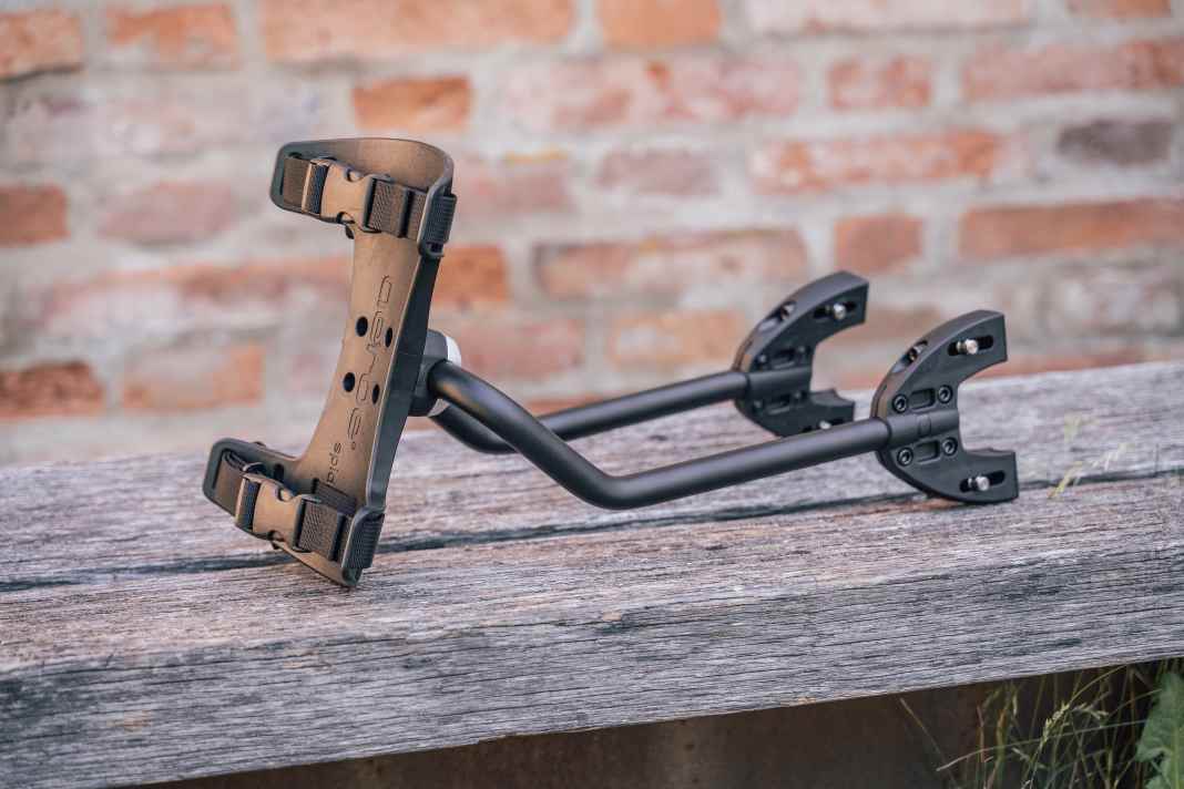 Der Spider Rack von Aeroe ist definitiv eine der außergewöhnlichsten Gepäckträgerlösungen am Markt - vielseitig einsetzbar und in seiner Bauweise erstaunlich einfach. Inklusive einer Ladeschale wiegt der Spider Rear Rack 967 Gramm. In unserem Vergleich liegt er damit an letzter Stelle.
