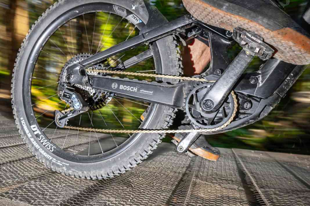 In Zusammenarbeit mit TRP und der E.A.S.I. steigt Bosch in den Markt sportlicher Automatik-Schaltungen ein. Wir konnten das System bereits testen.