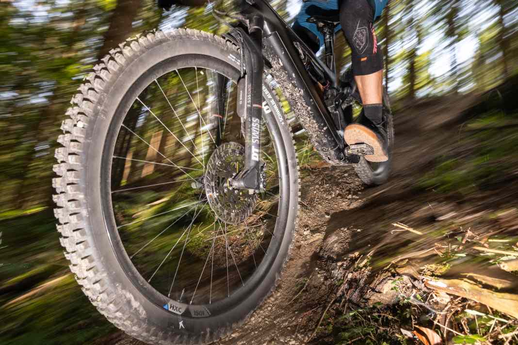 With the ABS Pro, Bosch presents a performance-orientated ABS system that is explicitly aimed at racers and riders who value fast downhill riding.