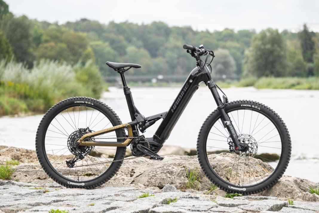The low-step version of the Alltrail is virtually the first, consistent off-road bike with a low step-through for special eye-catchers. Of course, the model is also available with a classic frame.