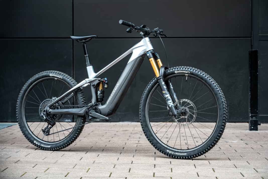 With 160 millimetres of suspension travel, the Enduro Tarok is designed to make the hearts of downhill fans beat faster.