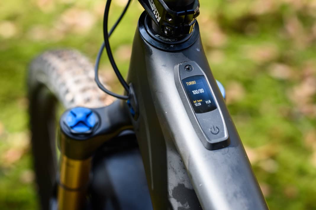 Mastermind TCU: Das schlanke Display im Oberrohr hält massig Funktionen bereit und lässt sich via App individualisieren.