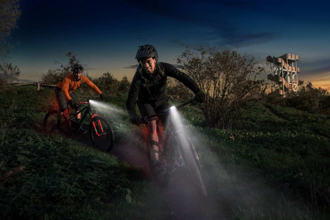 Osram hat mit dem LEDsBIKE® COMPACT 100 SET ein brandneues Beleuchtungsset für Touren, Training und Alltag im Programm.