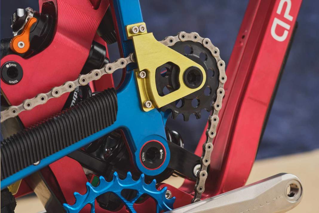 The Aper KOMPace relies on a patented Rising Pivot System, which is designed to make the rear triangle particularly forgiving.