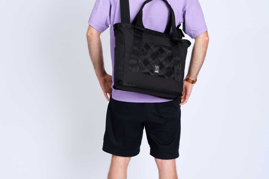 Neu im Sortiment ist die Barrage Office Tote.