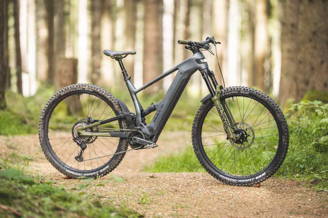 The Copperhead Evo AM is the new all-round fully from Bosch. With a carbon main frame, it is of higher quality than its aluminium predecessor.