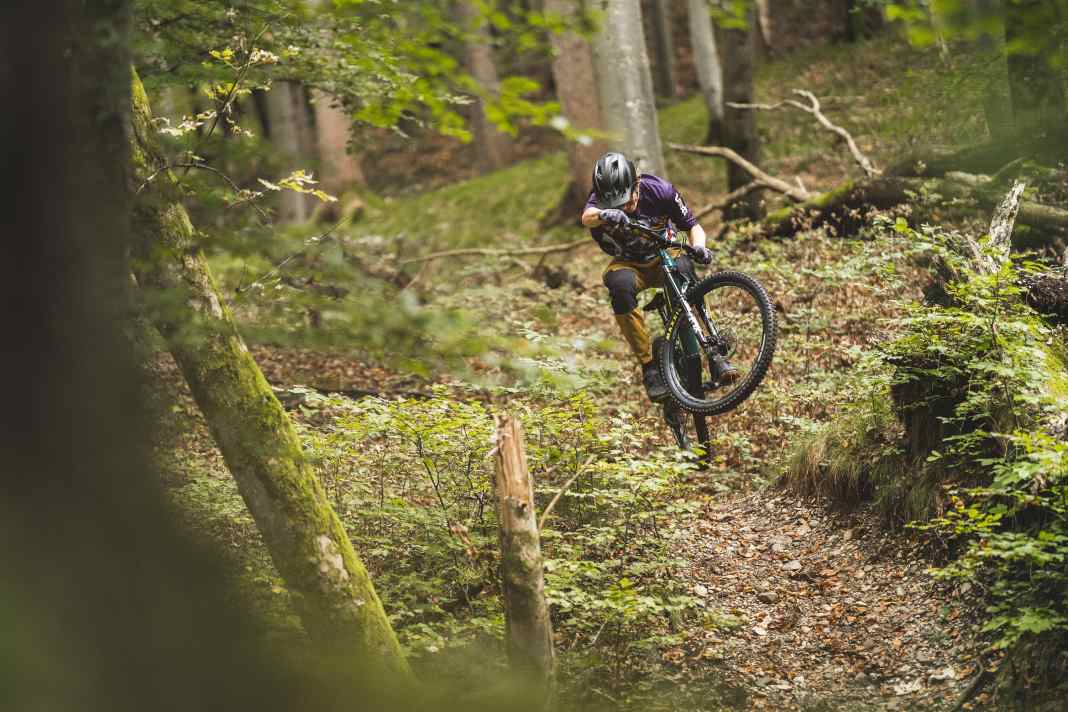 Has Santa Cruz succeeded in creating the next all-mountain high-flyer with the new Hightower 4? The BIKE test clarifies.