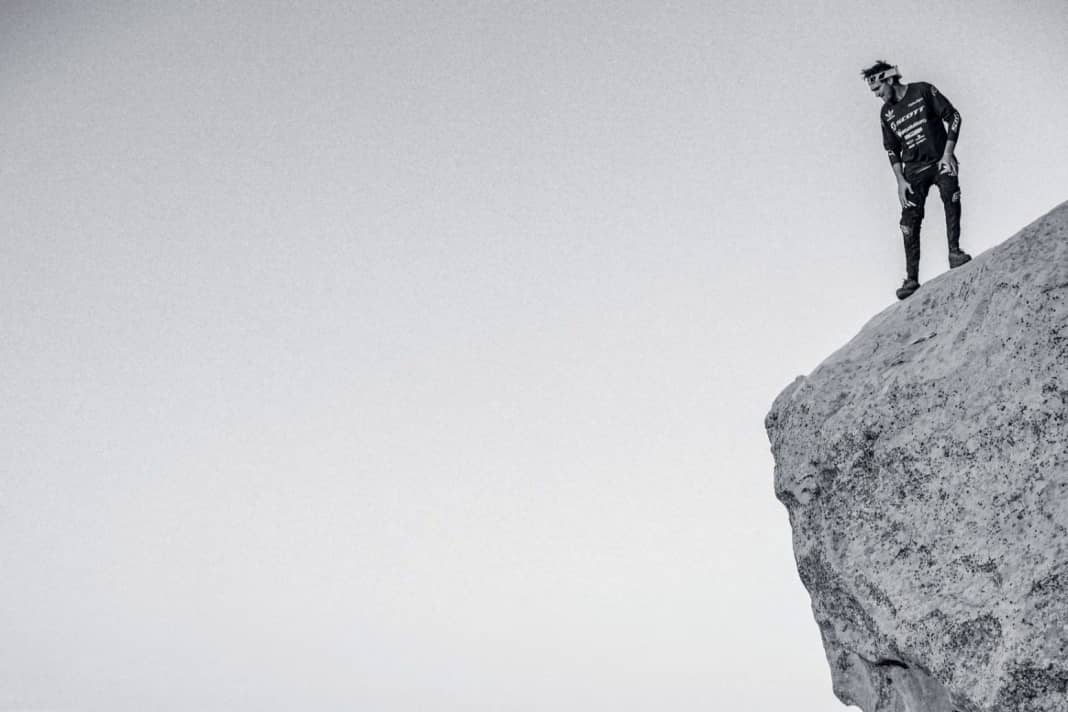 Brendan Fairclough bei der Red Bull Rampage 2019. Erstmal genau checken, ob der Stunt klappen könnte.