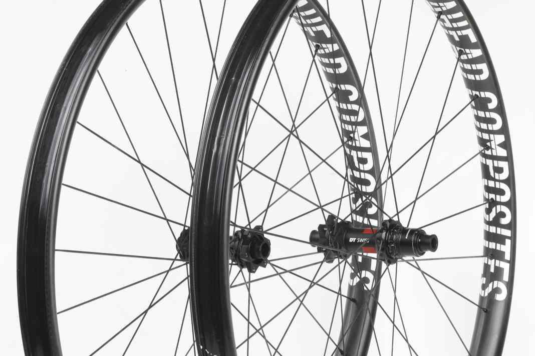 In dem Three-Zero-Laufradsatz vertraut Bike Ahead auf DT Swiss 240 Naben.