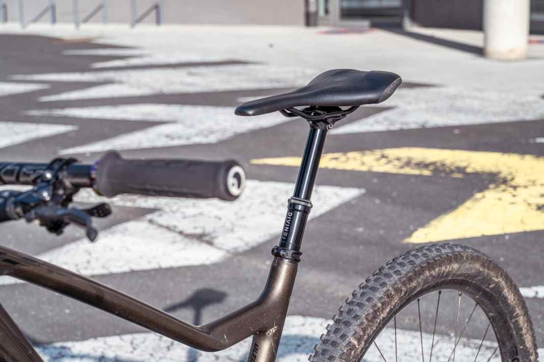 The Divine SL from Bike Yoke is a pleasure to screw onto your bike, if only because of its high-quality feel