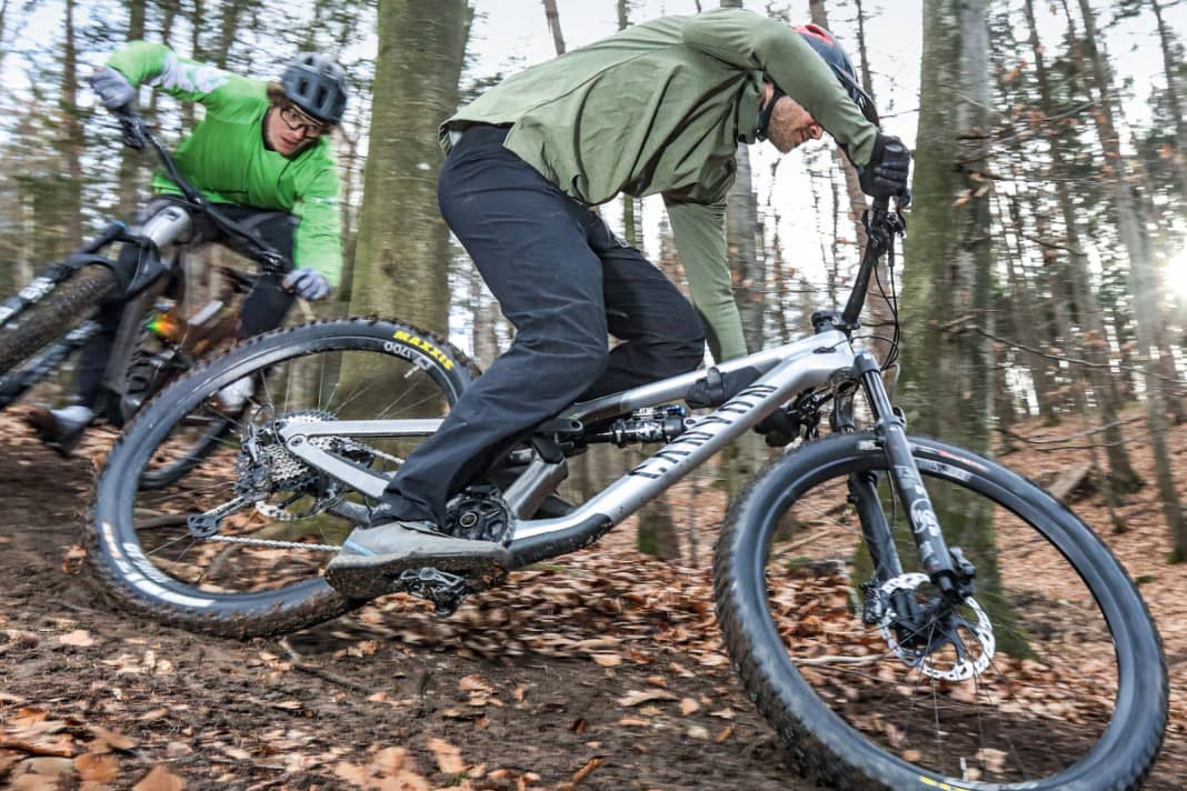 Grippy and puncture-proof: Which manufacturer builds the best enduro tyre combination?