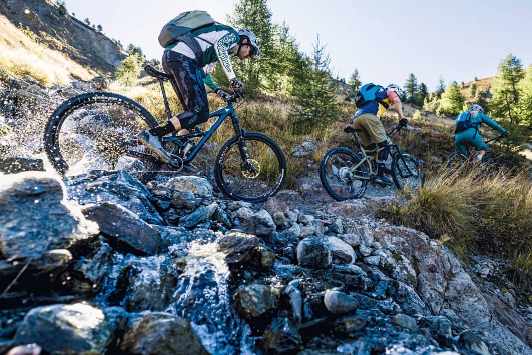 Test 2023: 6 all-mountain bikes up to 3300 euros in comparison