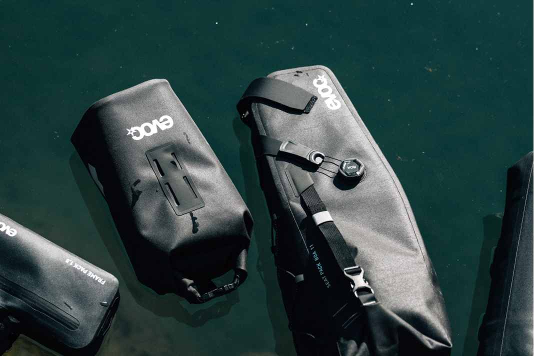 Cool bags for the season. Evoc’s new collection.