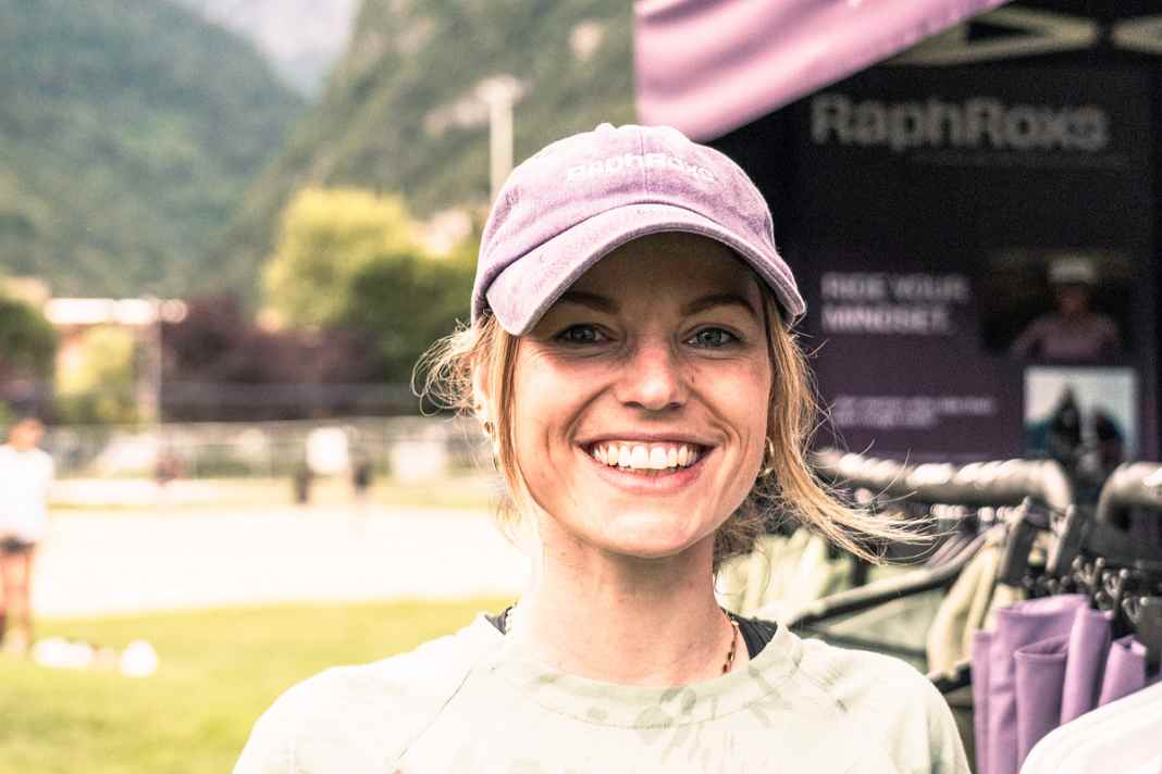 Raphaela Franke is a passionate mountain biker and fashion designer, and she founded the company RaphRoxs.