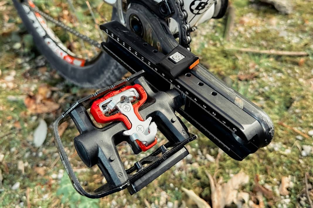 A crank adapter can be a simple and affordable aid for getting back into the saddle in the event of knee injuries.