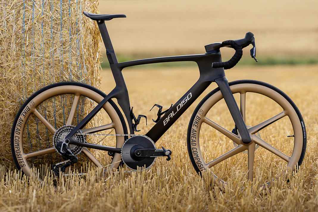 Tout comme le cadre de ce Baldiso, les Bike Ahead Biturbo Edition 15 sont fabriqués à la main près de Würzburg.
