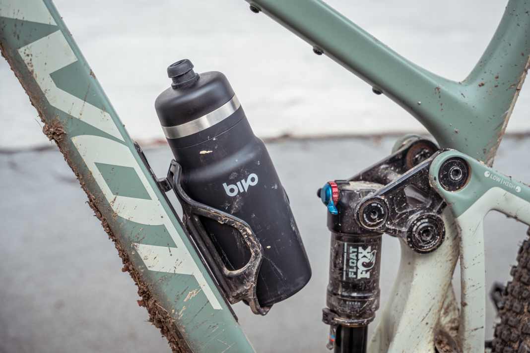 The US manufacturer Bivo wants to literally turn off the tap on plastic bottles and presents a stainless steel bottle that is supposed to be absolutely tasteless and free from plasticisers.