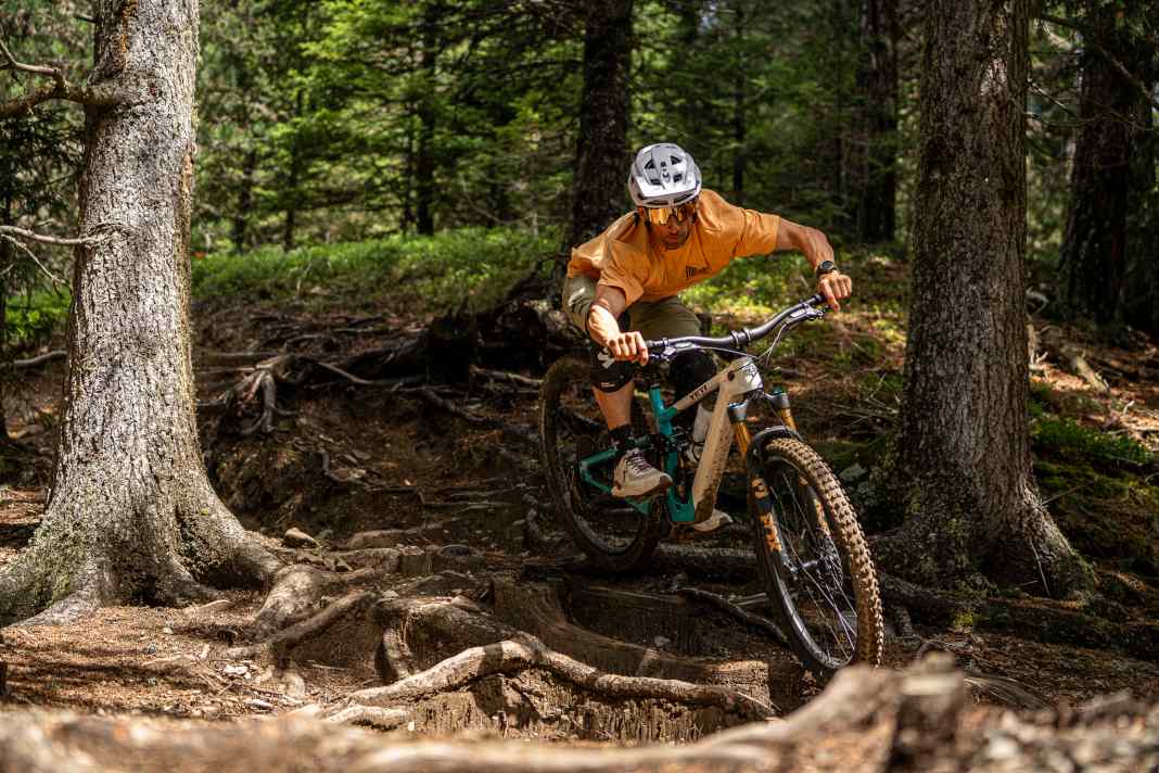 Straight into the root run: I took to the handling of the new YT LT straight away.