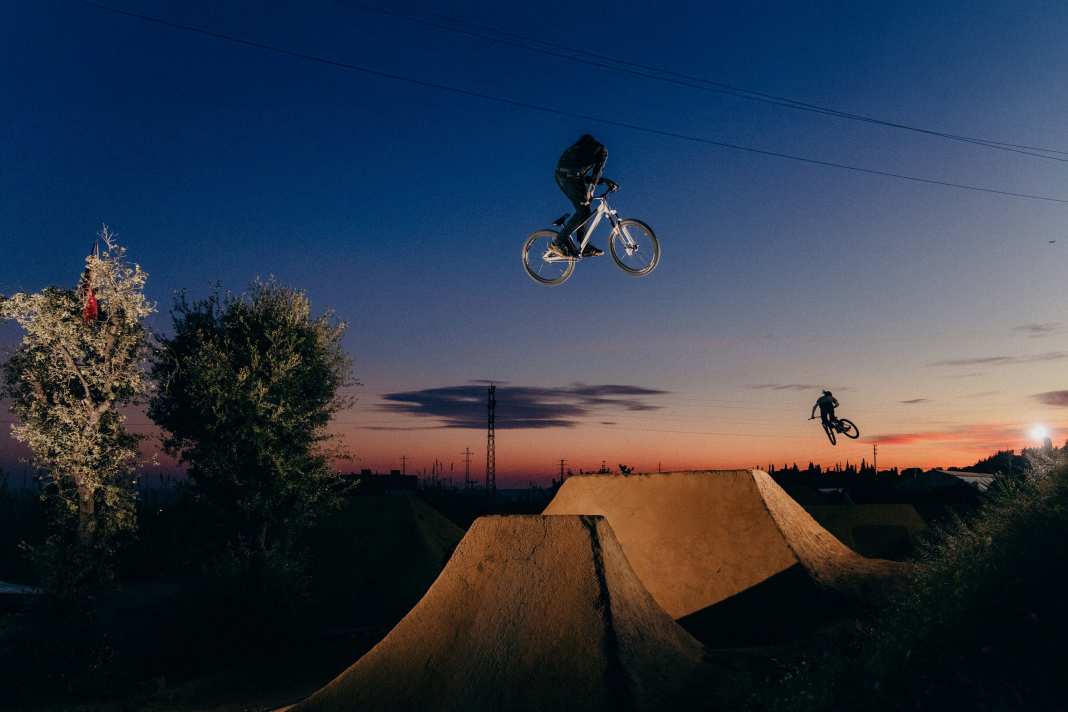 The successful dirt bike model Rose Bruce is made for everything from pump tracks to big dirt jumps.