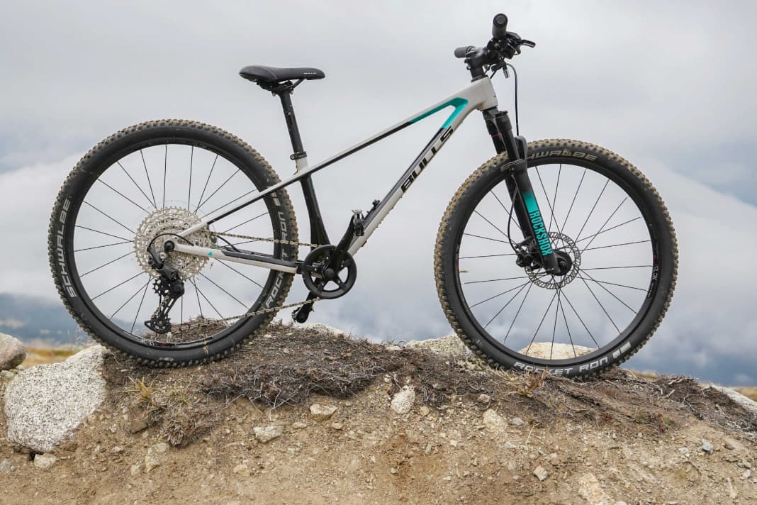 At 10.5 kilos, the Bulls Tokee Ultra Lite is one of the lighter children's MTBs.