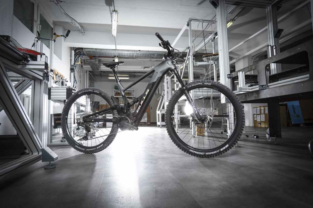 Bulls Copperhead EVO AM 2 // Bosch Perf. CX // 800 Wh // 150 mm // 29 Zoll // 25,8 kg // 4999 Euro