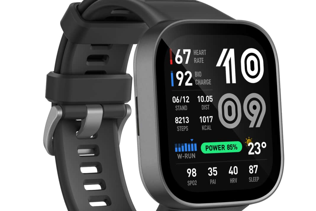 ​Ab sofort ist die Smartwatch in silber erhältlich, später folgen Dunkelblau und Carbon-Grau.