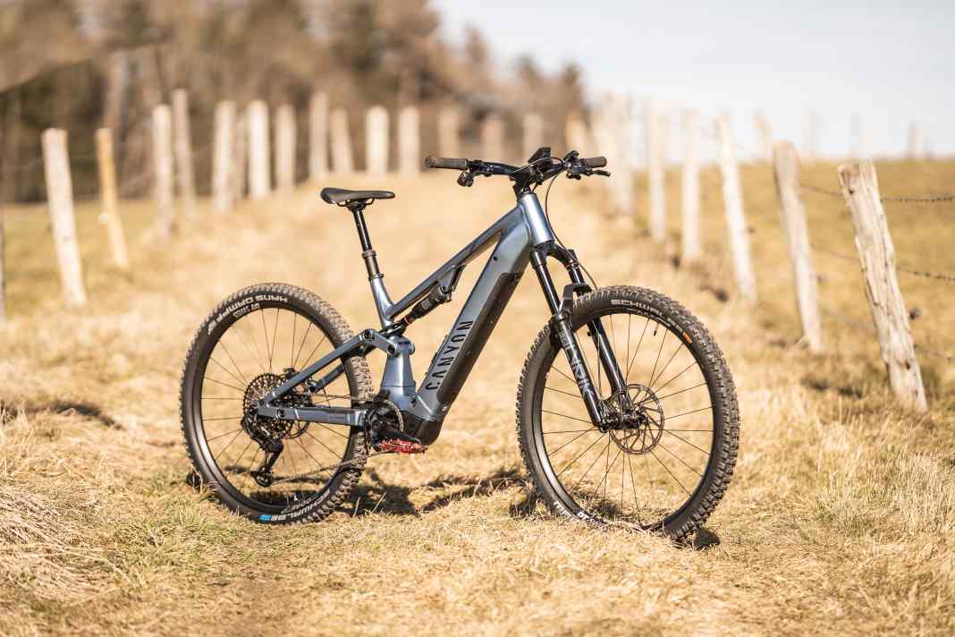 The top model of the Canyon Neuron:On AL with electronic wireless shifting is available for 5499 euros. The entry-level price is significantly lower.