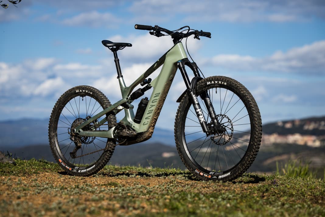 Canyon Strive:On CFR // 170/165 mm // 29/27.5 inch // Bosch Perf. CX // 6999 or 7199 euros