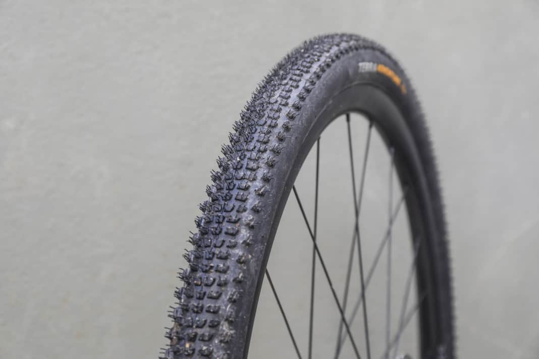 With dense lugs and a closed tread, the Terra Adventure aims to combine durability and puncture protection.