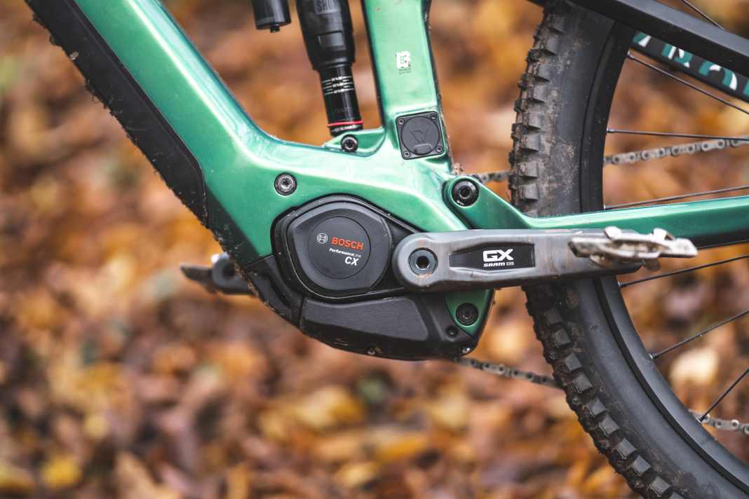 Bosch Performance CX Gen5: The relaunched classic is finally rattle-free and also pleasantly quiet on the climbs. The modulation is also excellent in the test. Added to this is a lively power delivery and homogeneous performance. Rightly popular!