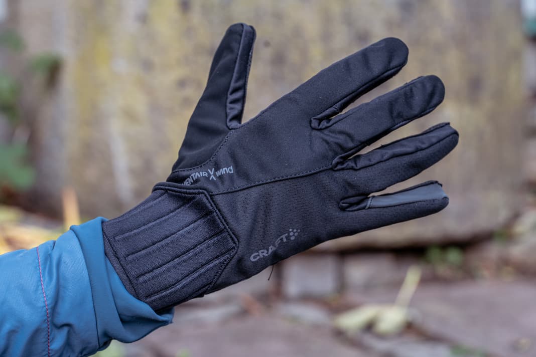 Craft tailors a lightweight and very well-fitting winter glove