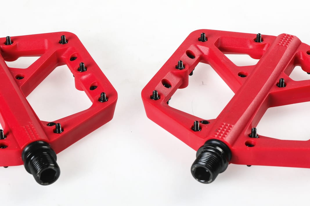 Test MTB Pedale 2022 Zehn Flatpedals aus Kunststoff im Vergleich
