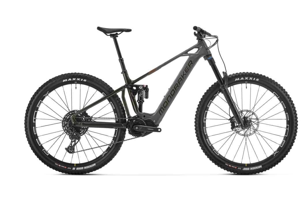 Mondraker Crusher: 6999 Euro, 24,6 kg nach Herstellerangabe.