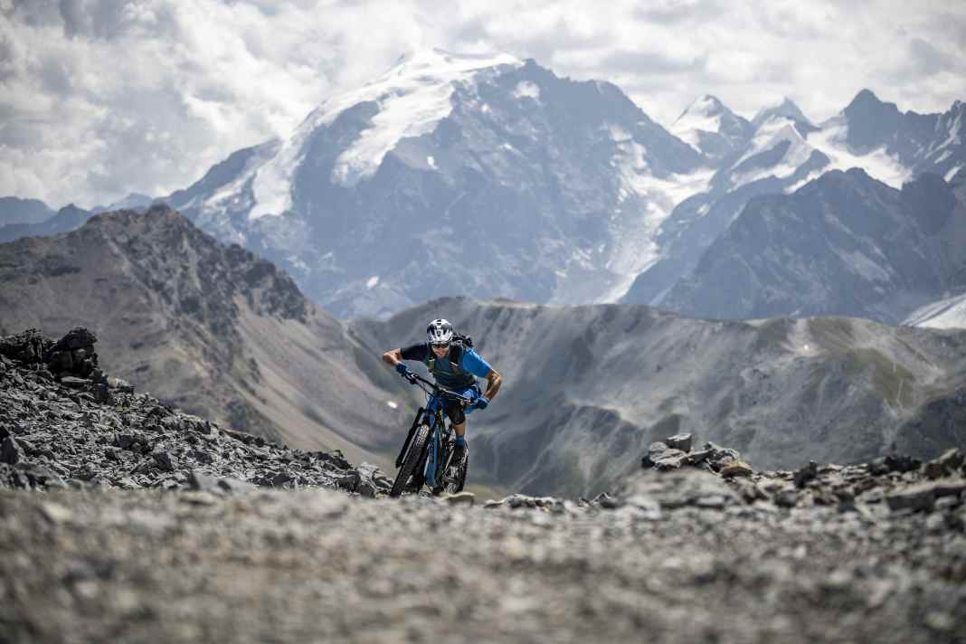 Zurücklehnen und durchklicken: Der Supertrail vom Piz Umbrail ist auch optisch eine Superlative.