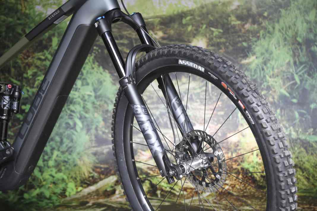 The Fox 36 Performance is very comfortable. It lacks a little back pressure for sporty riding.