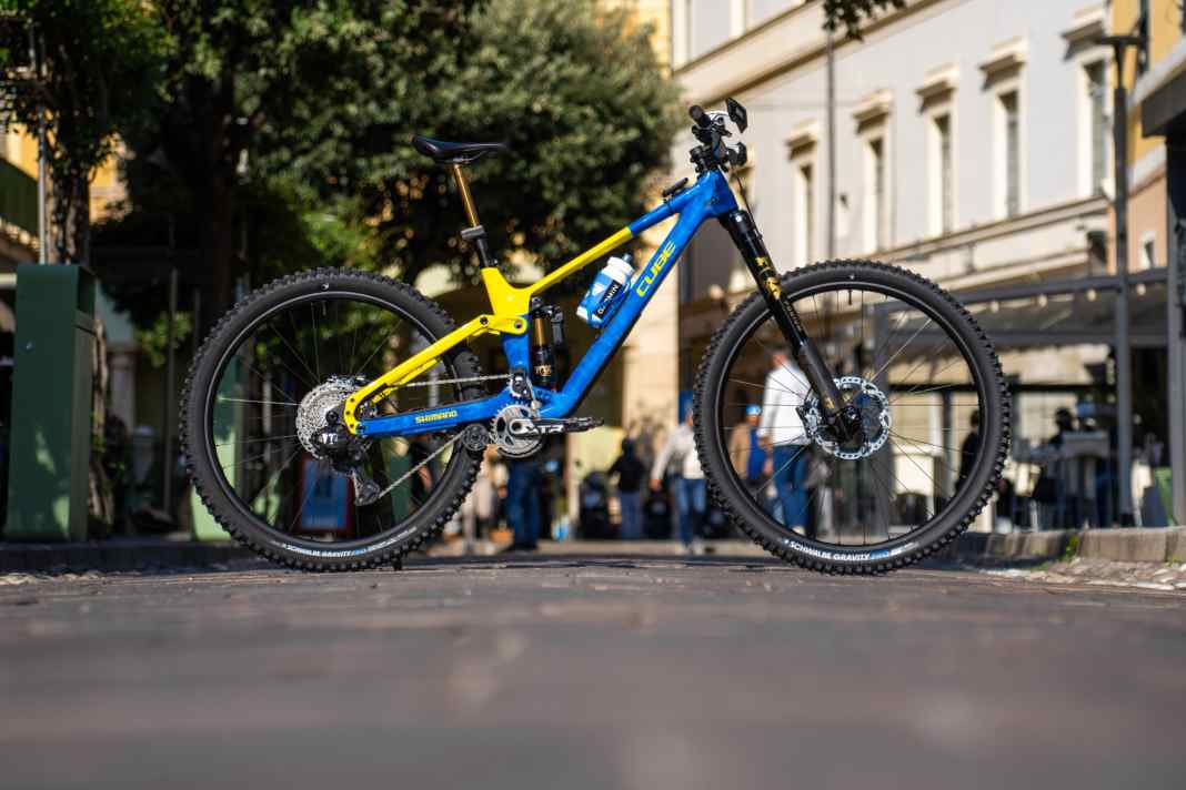 Vorne 30,5 Zoll, hinten 29 Zoll: Optisch ist das neue Maß deutlich unauffälliger als die riesigen 32-Zöller. Im Markt könnte das für weniger Gegenwind sorgen, denn das Auge fährt bekanntlich mit.